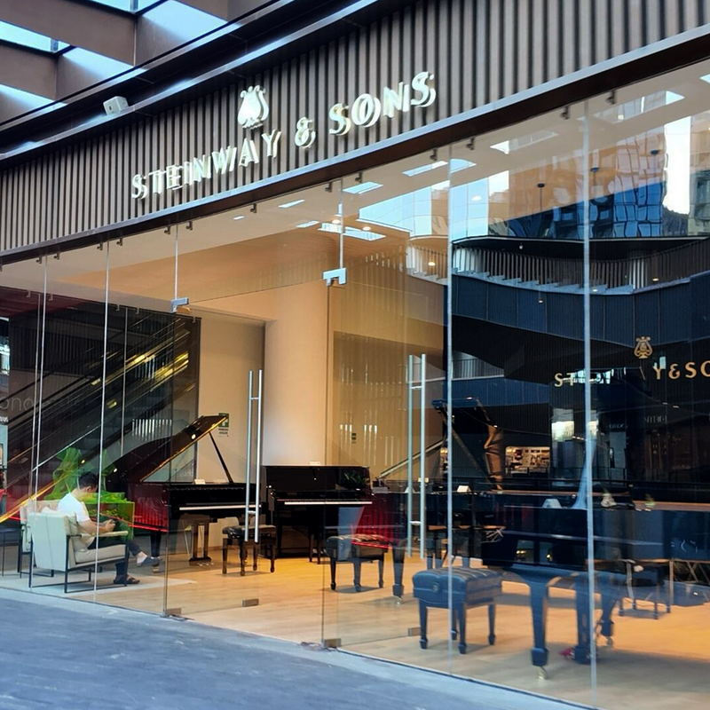 STEINWAY & SONS